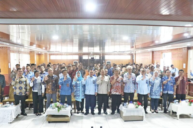 Wabup Serang Tekankan Pemdes Tak Boleh Halangi Kualitas Pelayanan Meski Keterbatasan Fiskal