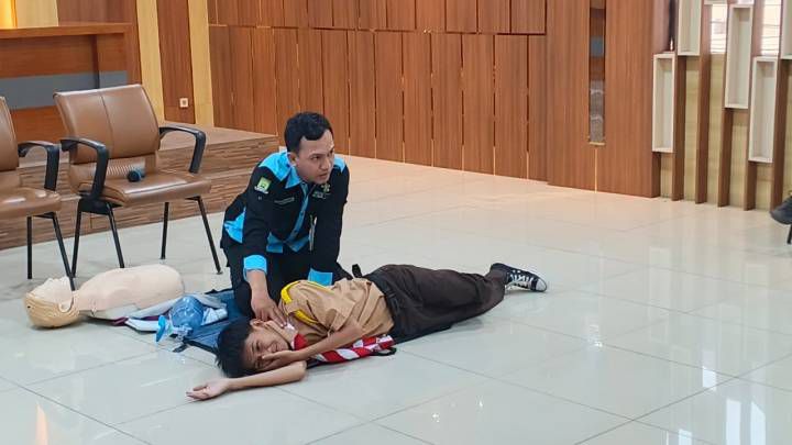 Dinkes Kota Tangerang Siapkan Generasi Penyelamat Lewat Pelatihan Relawan Kesehatan Pelajar SMA/SMK