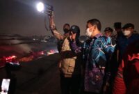 Bupati Maesyal Tinjau Kebakaran TPA Jatiwaringin, Pastikan Penanganan dan Evakuasi Warga Berjalan Cepat