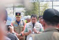 Hari ke-9 Penanganan TPA Jatiwaringin, Bupati Maesyal Pimpin Doa Bersama Tim dan Relawan