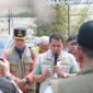Hari ke-9 Penanganan TPA Jatiwaringin, Bupati Maesyal Pimpin Doa Bersama Tim dan Relawan