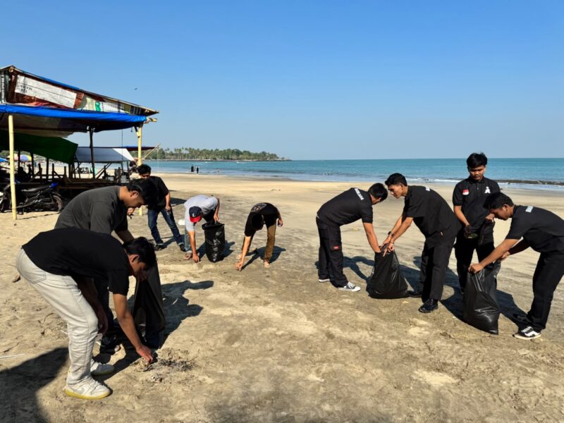 Aksi Bersih Pantai Digelar Jelang Kongres VII BM PAN, Dukung Kebijakan Menko Pangan Zulkifli Hasan