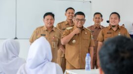 Kadis Pendidikan Provinsi Banten Dampingi Gubernur Tinjau Kegiatan MPLS di SMKN 12 Kota Tangerang 