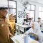 Tinjau MPLS, Gubernur Andra Soni Tegaskan Komitmen Perluas Akses Pendidikan