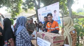 Operasi Pasar Diskoumperindag Kabupaten Serang di Kramatwatu Diserbu Emak-emak 