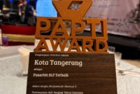 Disperkimtan Kota Tangerang Raih Penghargaan Penerbit SLF Terbaik di PAPTI Award 2026