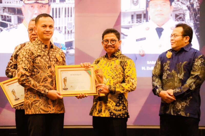 Wali Kota Tangerang Sachrudin Raih Pimred Award 2026