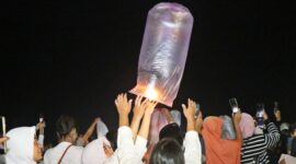 Panjatkan Doa, Ribuan Lampion Diterbangkan di Festival Ciomas Ngabring 2026Panjatkan Doa, Ribuan Lampion Diterbangkan di Festival Ciomas Ngabring 2026