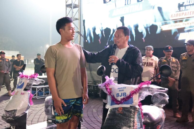 Bupati Maesyal Rasyid Nobar Final Piala Dunia 2026 Bersama Ribuan Warga Kabupaten Tangerang
