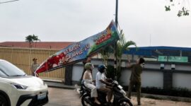 Kecamatan Jatiuwung Tertibkan PKL dan Spanduk Liar Secara Persuasif