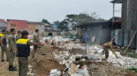 Jangan Sembarangan Bakar Sampah di Kota Tangerang, Kenali Aturan dan Sanksinya
