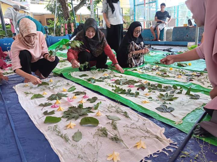 Dorong Pemberdayaan Masyarakat, DPAD Kota Tangerang Gelar Pelatihan Ecoprint Berbasis Inklusi Sosial
