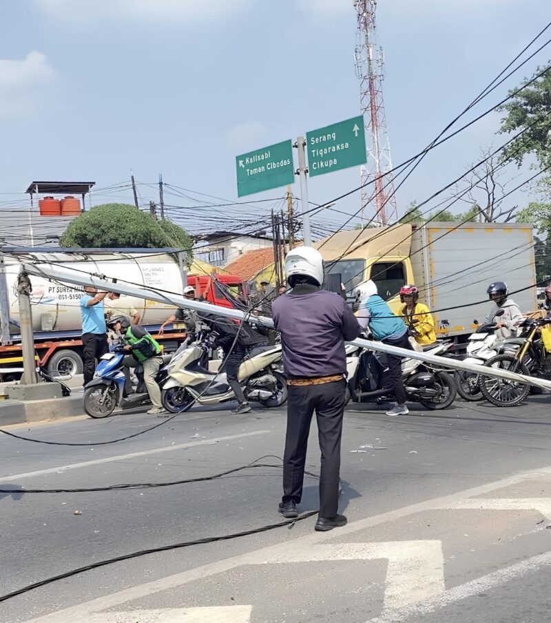 Tiang PJU Roboh di Flyover TipTop, Dishub Kota Tangerang Lakukan Pengamanan dan Rekayasa Lalin