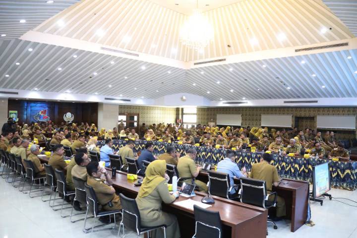 Rapat Evaluasi Kewilayahan, Pemkot Tangerang Bahas Persiapan HUT RI hingga Siaga Penyaluran Air Bersih
