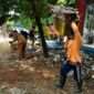 Sambut HUT RI, Pemkot Tangerang Gencarkan Pembersihan Median Jalan
