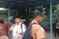 Implementasi Pendidikan Karakter di SMPN 24 Kota Tangerang Dimulai Sejak Siswa Tiba di Gerbang Sekolah
