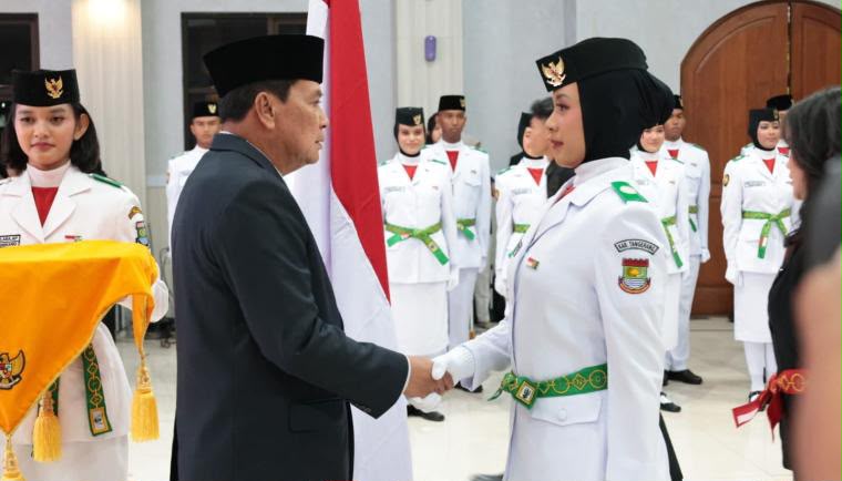 Bupati Tangerang Kukuhkan 54 Paskibraka, Siap Jalankan Tugas pada HUT ke-81 RI

