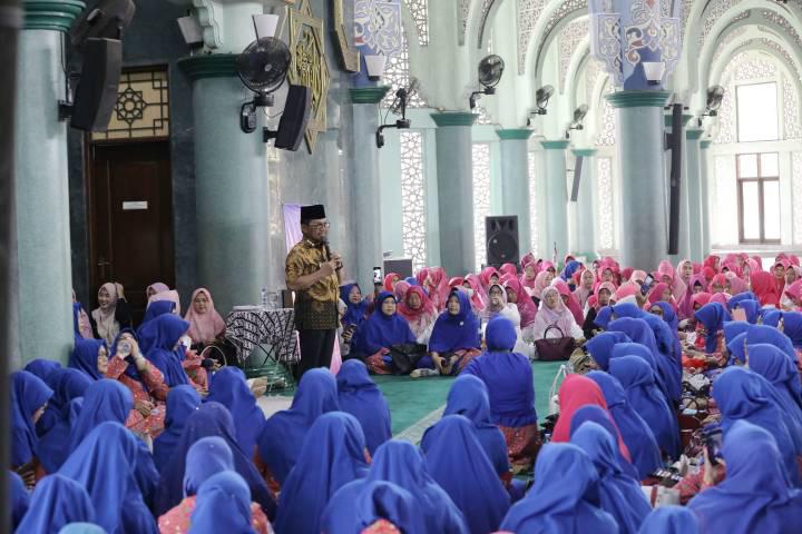 Wali Kota Sachrudin Tekankan Peran Majelis Taklim dalam Membentuk Generasi Berakhlak
