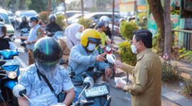 Abu Vulkanik Capai Jabodetabek, Pemkot Tangerang Bagikan Masker untuk Masyarakat