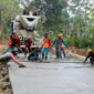 Warga Desa Cikedung Mancak Akhirnya Menikmati Jalan Mulus Betonisasi