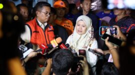 Gubernur Banten Hadir di Posko SAR Carita, Dampingi Keluarga dan Doakan Korban Hilang