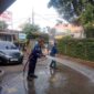 BPBD Kota Tangerang Semprot Area Sekolah, Antisipasi Dampak Abu Vulkanik Gunung Anak Krakatau